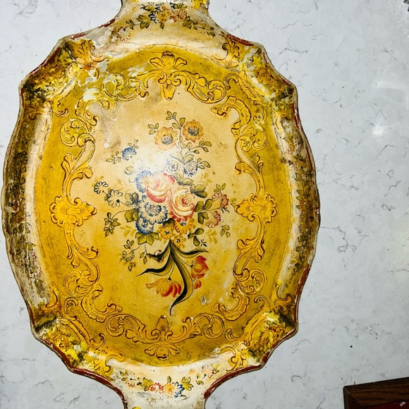 Vintage Florentine scalloped Edged Tray - large size made in Japan with handles - Picture 2 of 9